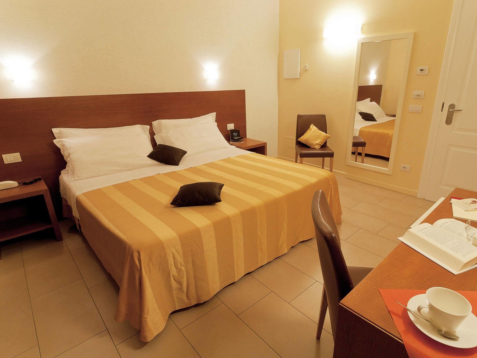 Hotel Cluentum Tolentino Exterior photo