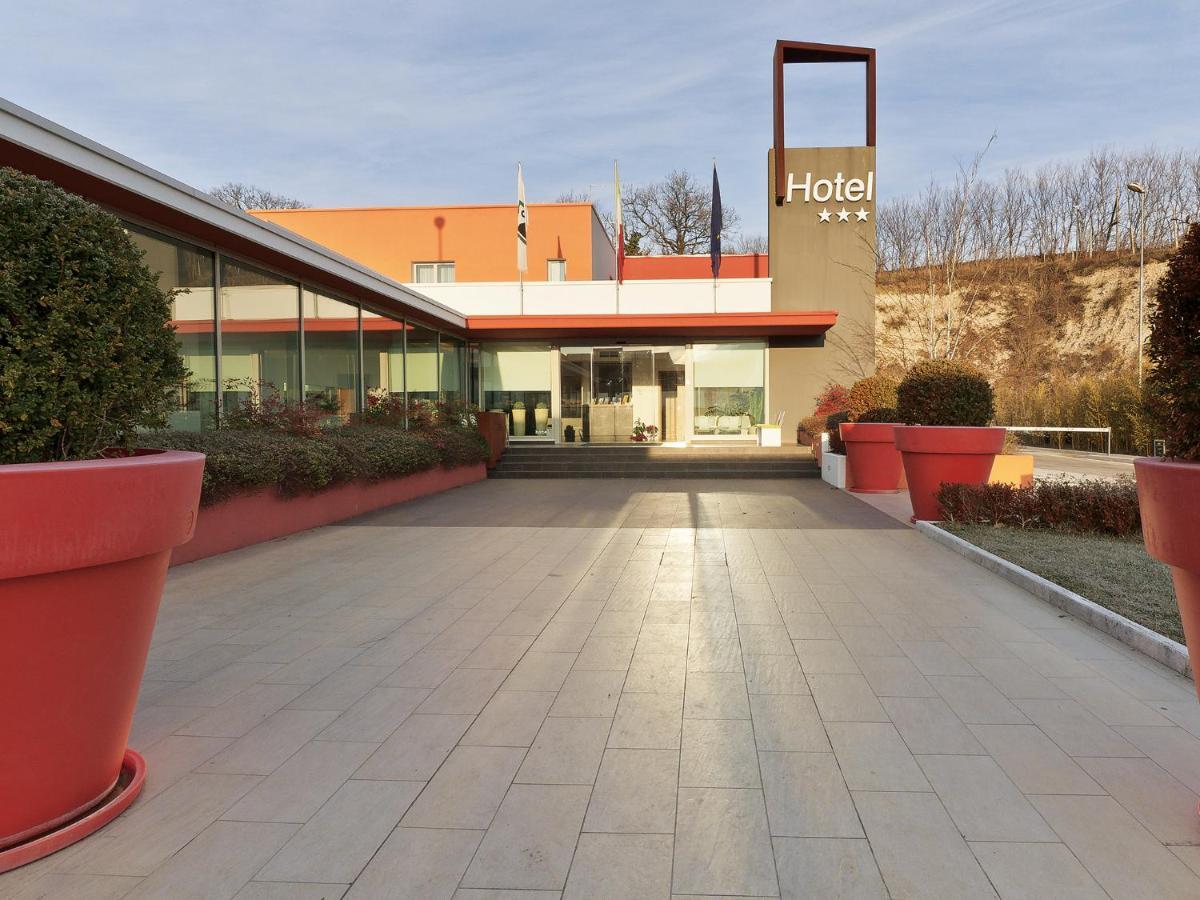 Hotel Cluentum Tolentino Exterior photo